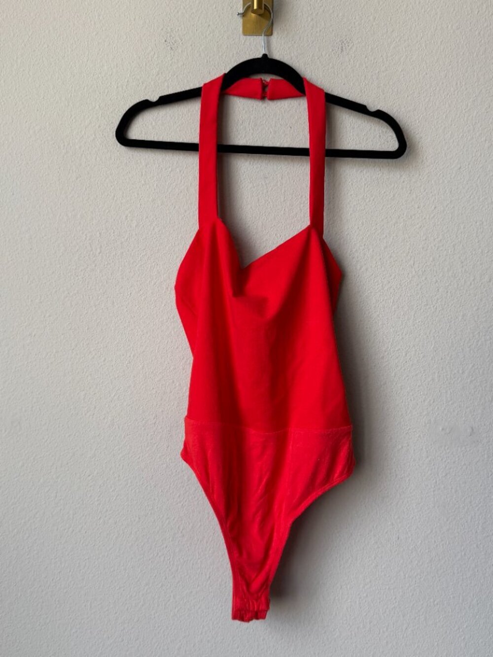 superdown Reece Halter Bodysuit in Red Size L - Picture 3 of 7